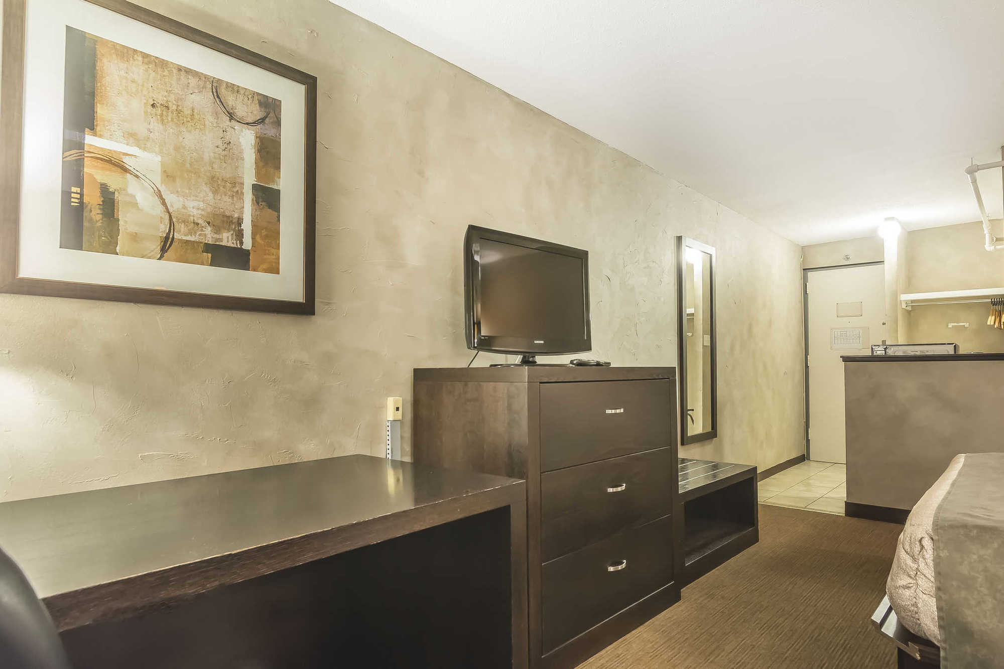 Quality & Conference Centre Hotel